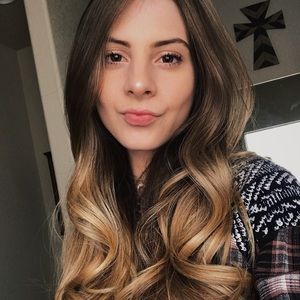 Meet your Posher, Delaney